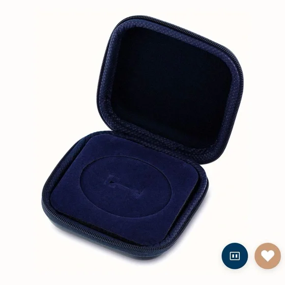 NWT Tommy Hilfiger Women's Gianna Gold-Tone Stainless Steel Pendant Necklace - Picture 4 of 10